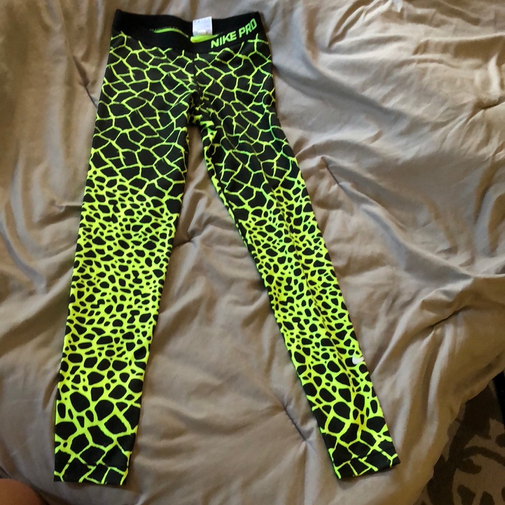 Nike pro workout leggings. Never worn.